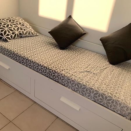 Chambre tout confort dans belle maison Vaulx-en-Velin Extérieur photo