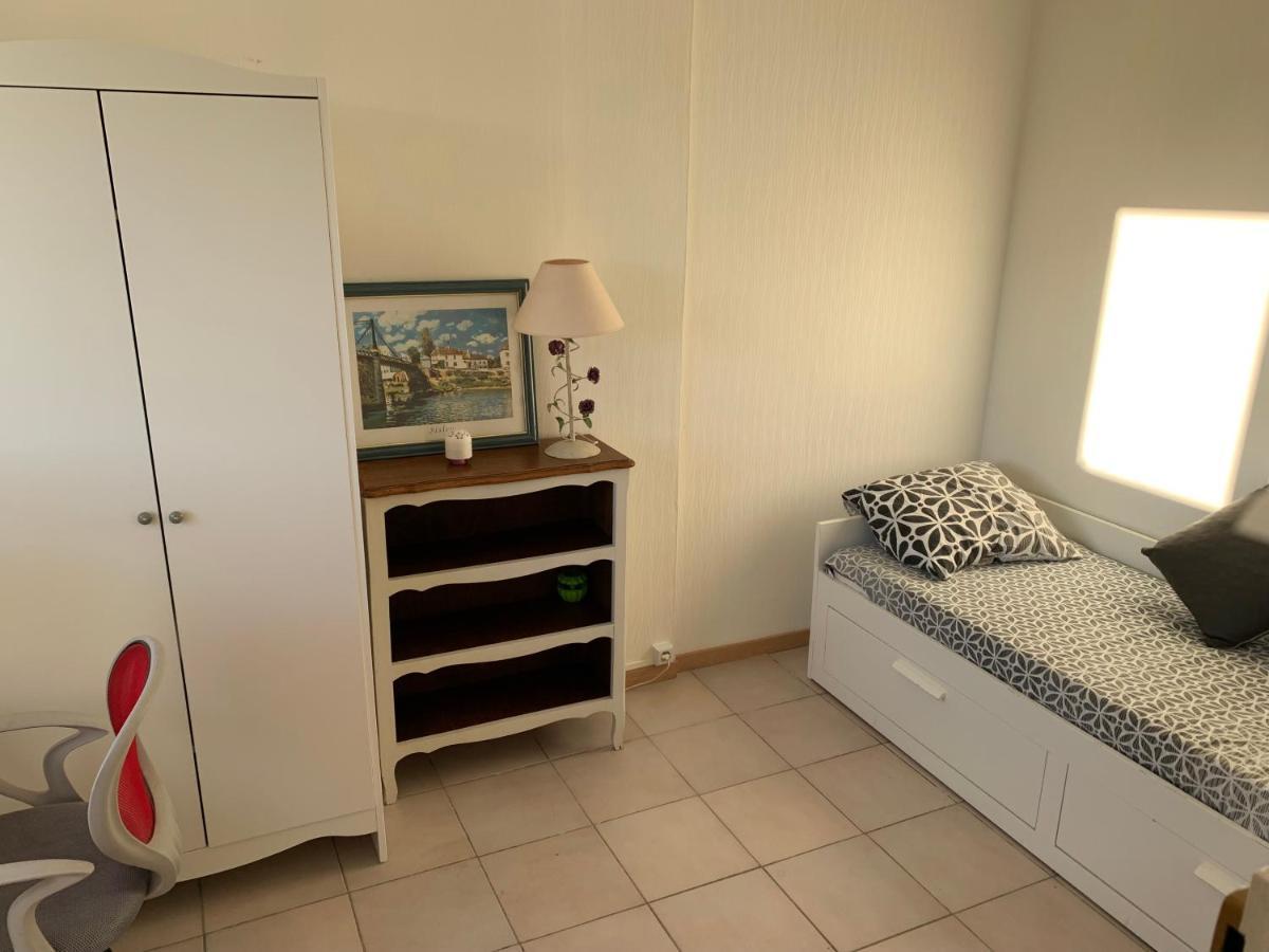 Chambre tout confort dans belle maison Vaulx-en-Velin Extérieur photo