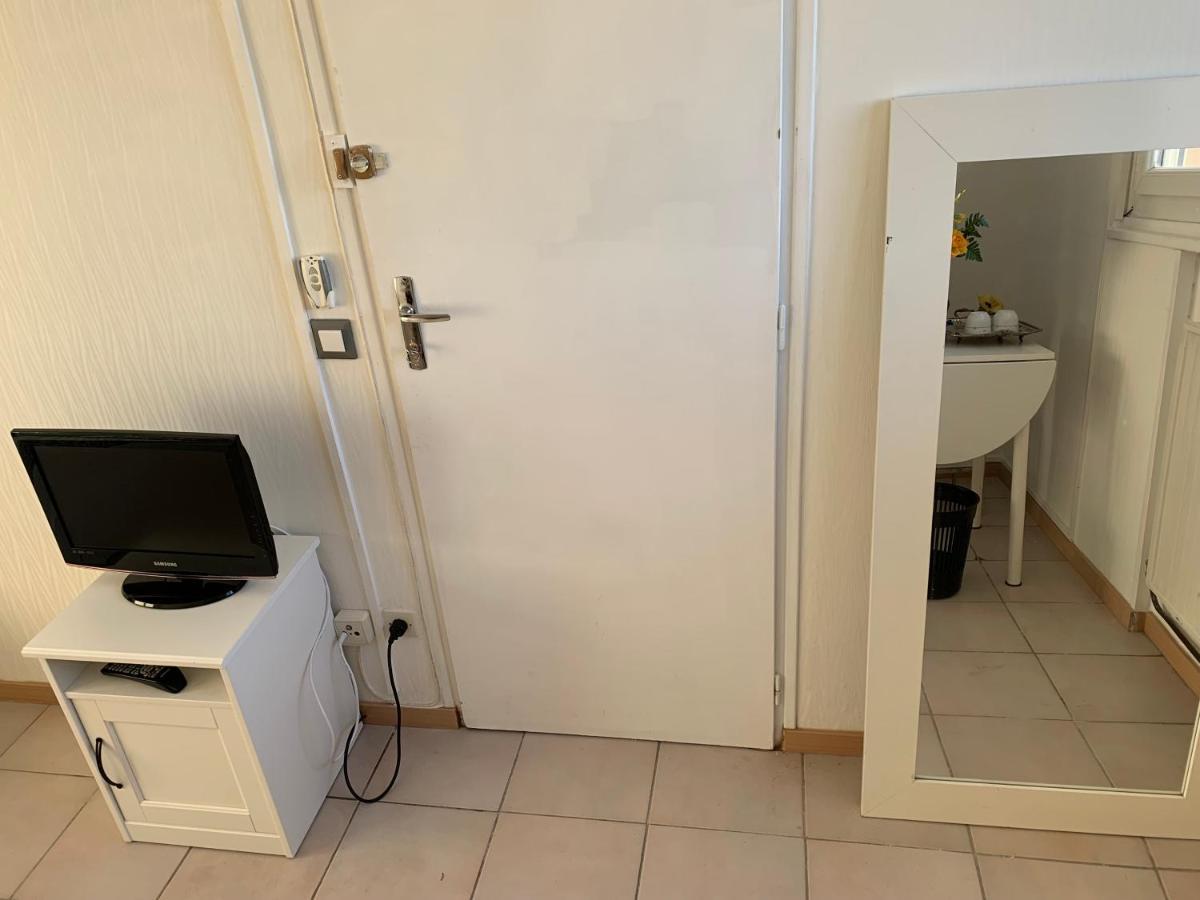 Chambre tout confort dans belle maison Vaulx-en-Velin Extérieur photo